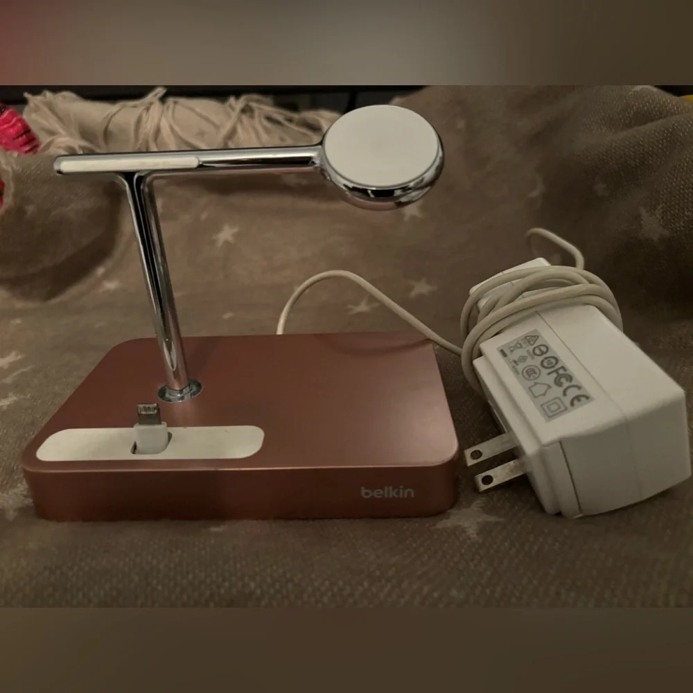 Belkin valet charging dock for iphone and apple watch